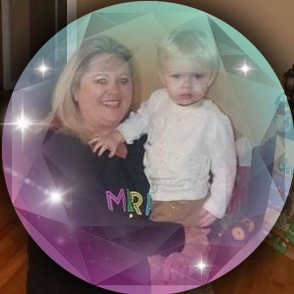 Meet your Posher, Christy - Picture 1 of 1